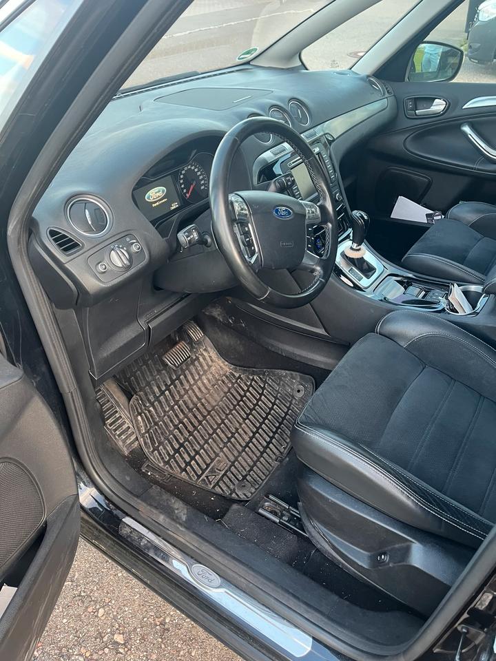 Ford S-Max 2011 — photo 5
