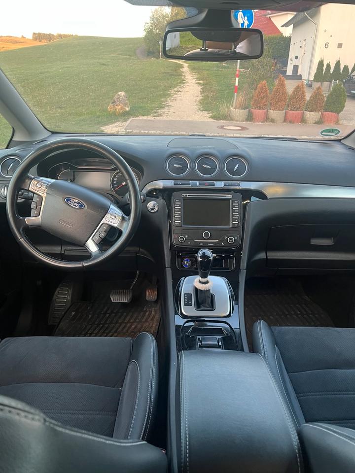 Ford S-Max 2011 — photo 6