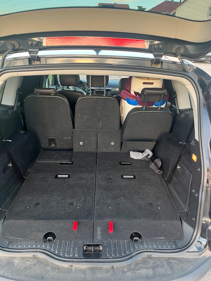 Ford S-Max 2011 — photo 9