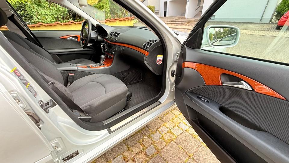Mercedes Benz E 220 2007 — photo 12