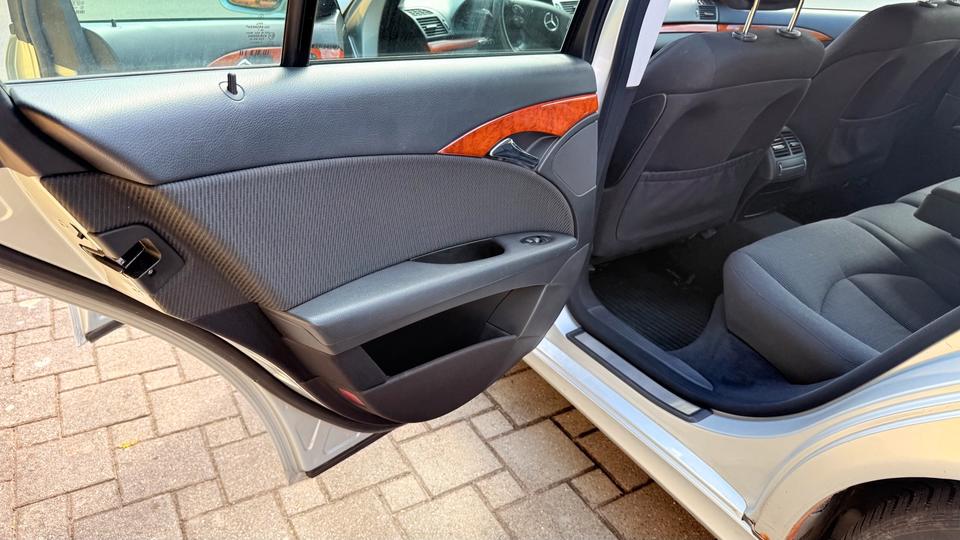 Mercedes Benz E 220 2007 — photo 19