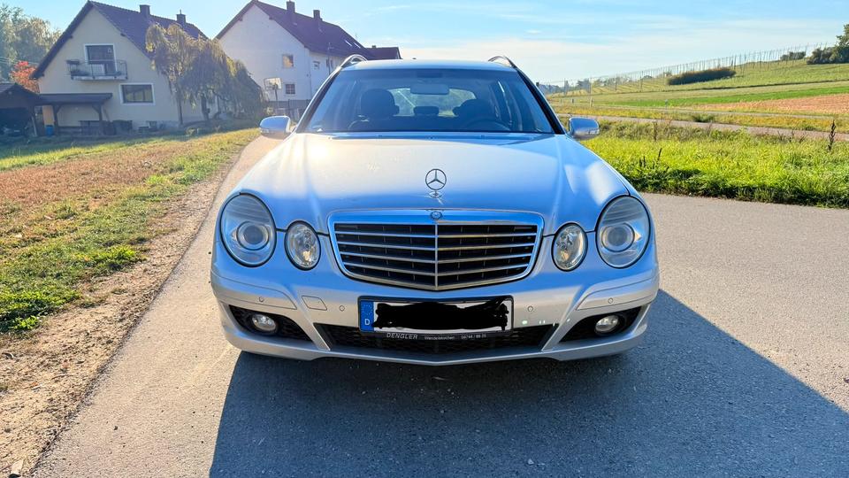 Mercedes Benz E 220 2007 — rear view