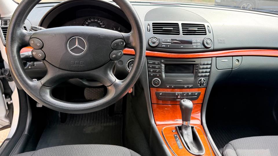 Mercedes Benz E 220 2007 — photo 9
