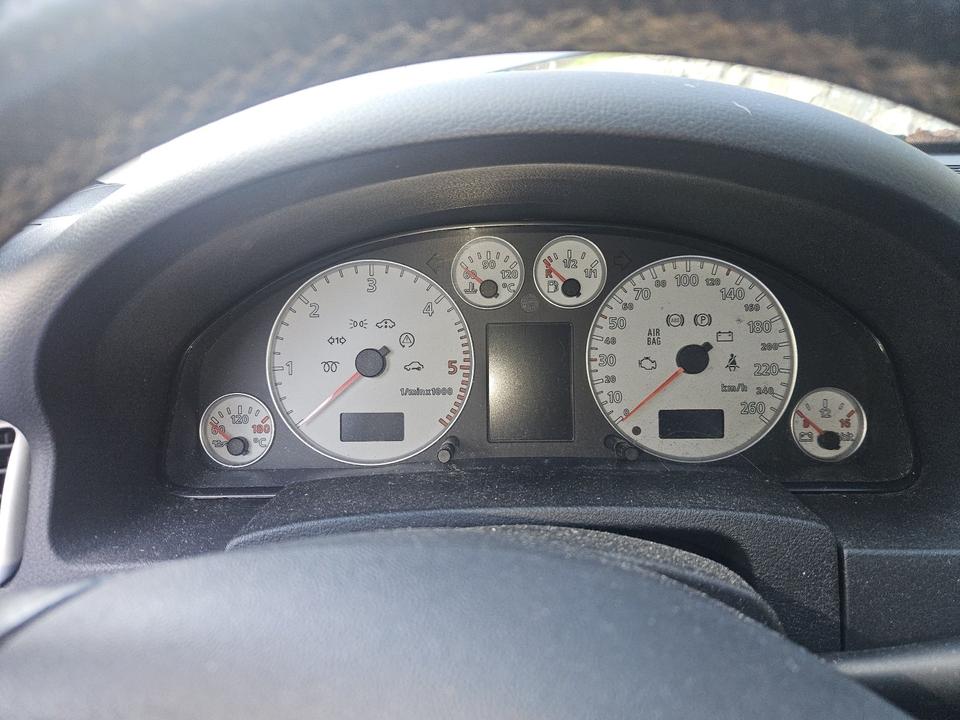 Audi A6 2004 — photo 10