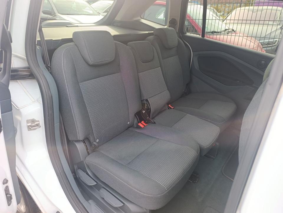 Ford Grand C-Max 2012 — photo 28