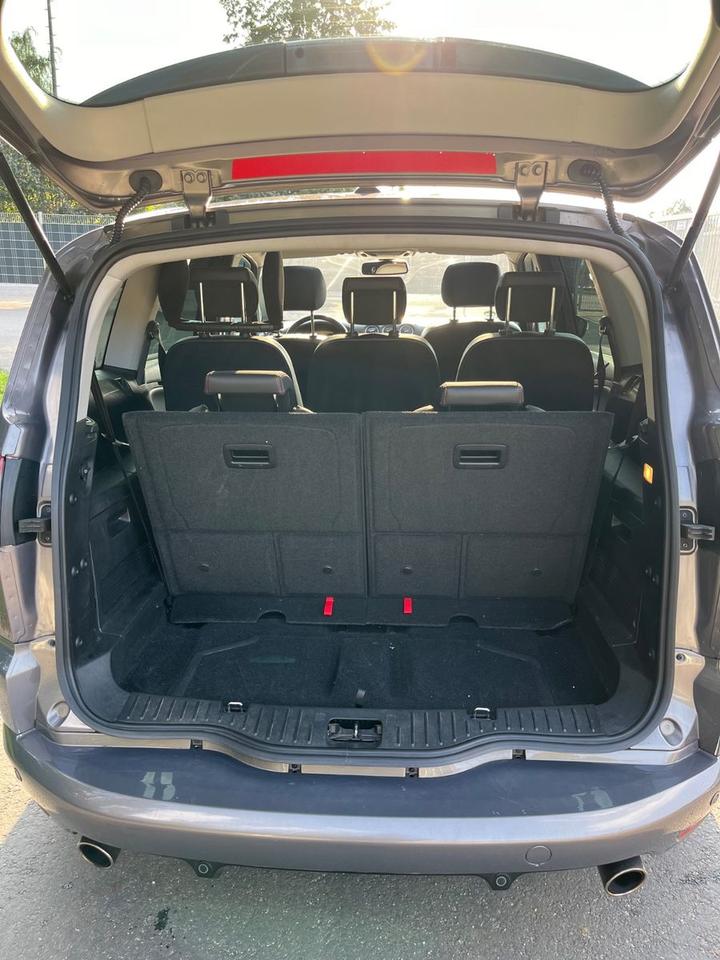 Ford S-Max 2012 — photo 9