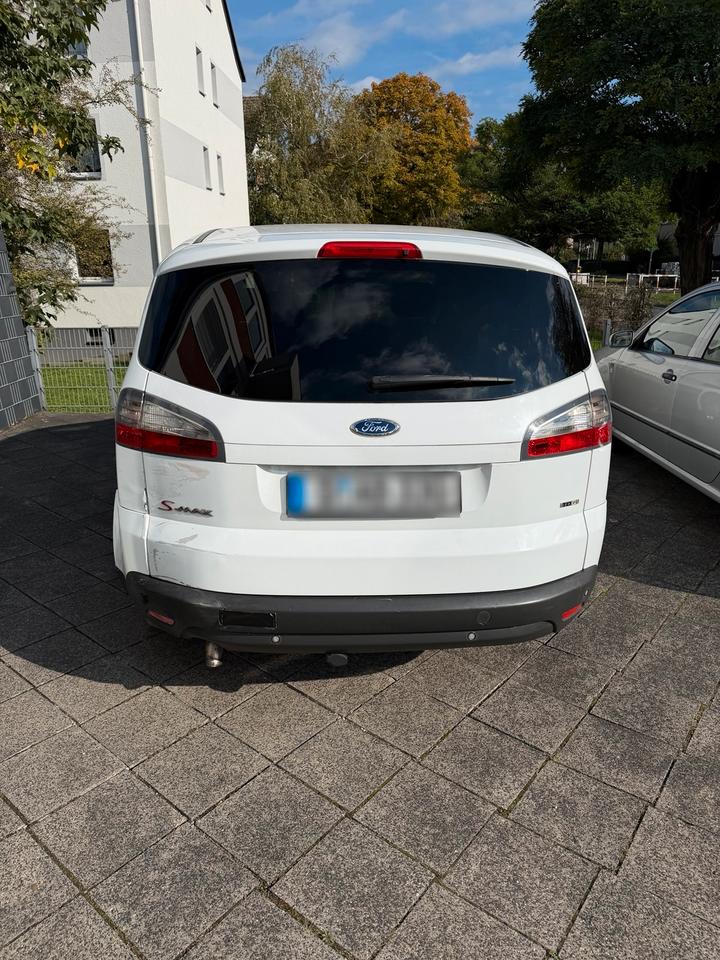 Ford S-Max 2009 — rear view