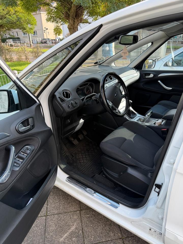 Ford S-Max 2009 — engine