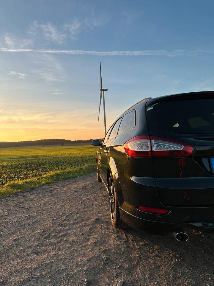 Ford Mondeo 2013 — rear view