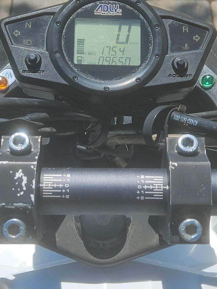 Weitere Motorräder Adly 500 SM – 50 PS – gepflegt – Großer Service 2014 — photo 12