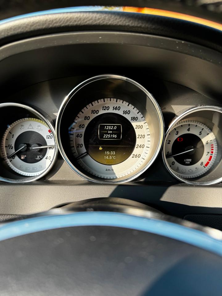 Mercedes Benz C 200 2011 — photo 15