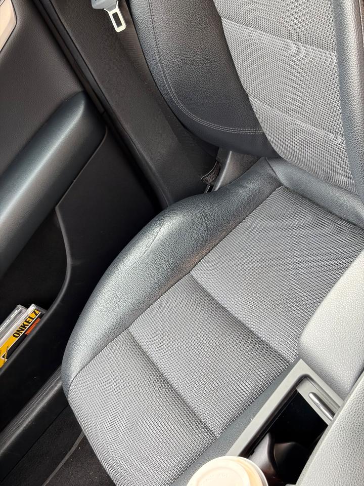 Mercedes Benz C 220 2011 — photo 10
