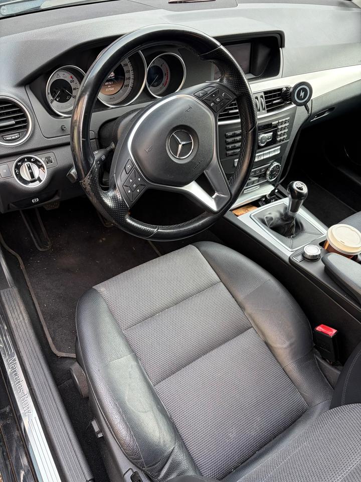 Mercedes Benz C 220 2011 — photo 7