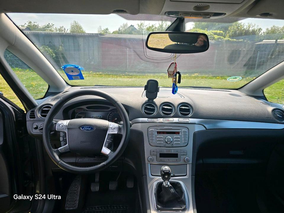 Ford S-Max 2009 — photo 20
