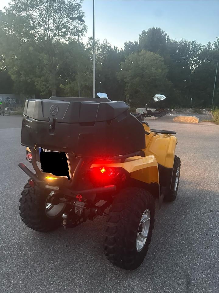 Weitere Motorräder Can am Outlander 500L Renegade ATV Quad 2015 — вигляд ззаду