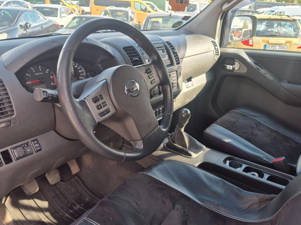 Nissan Navara 2009 — photo 12