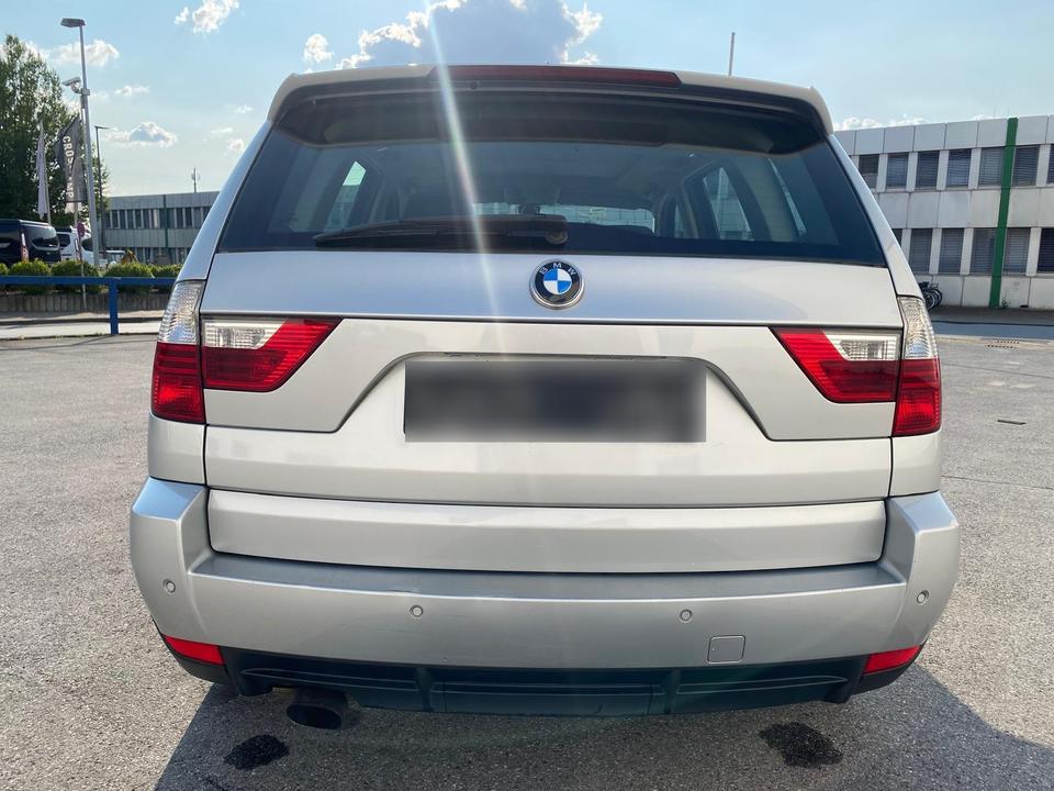BMW X3 2009 — engine