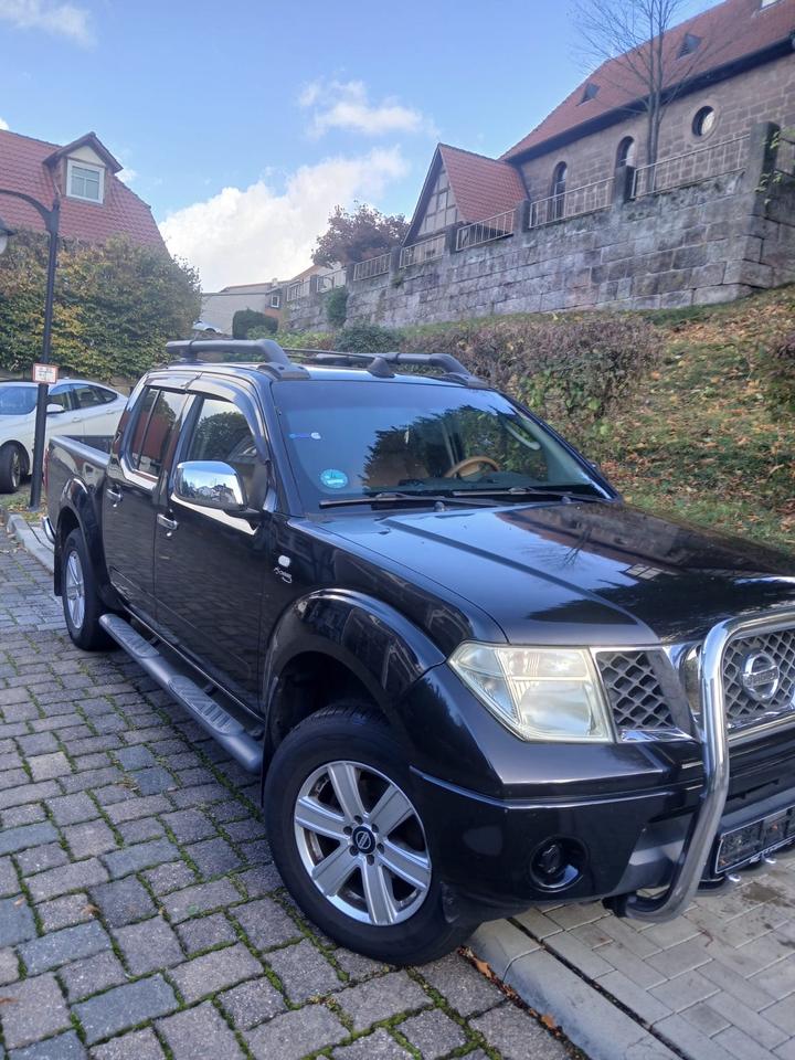 Nissan Navara 2005 — салон