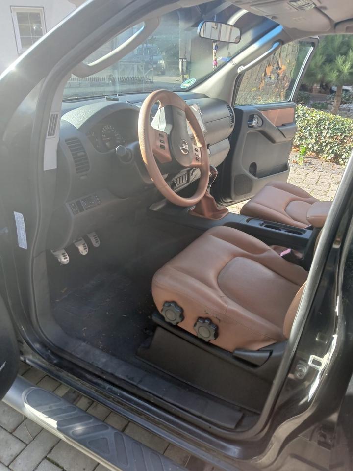 Nissan Navara 2005 — двигун