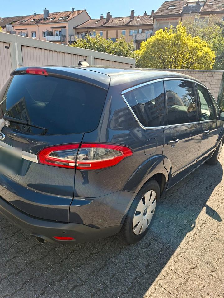 Ford S-Max 2011 — photo 11