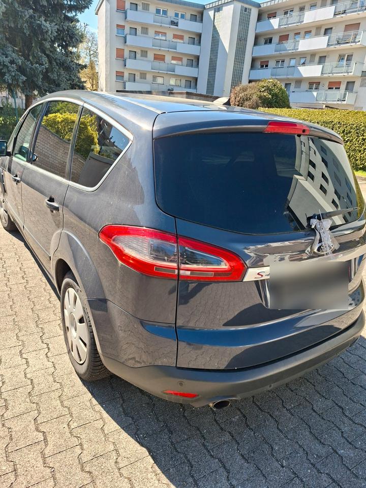 Ford S-Max 2011 — photo 13
