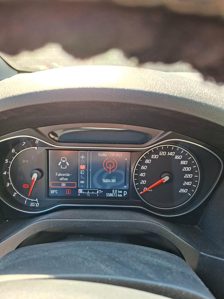 Ford S-Max 2011 — photo 6