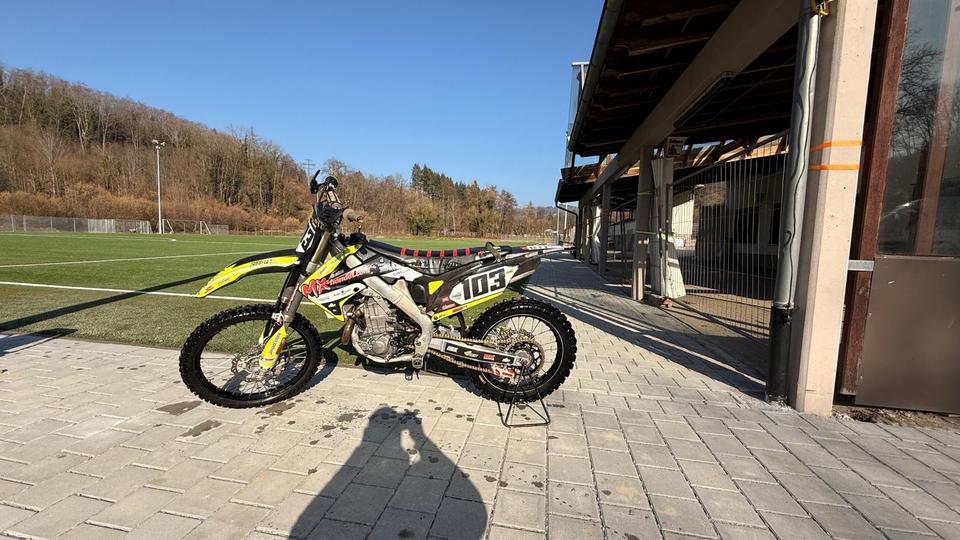 Honda Motocross Honda 2014 — вигляд ззаду