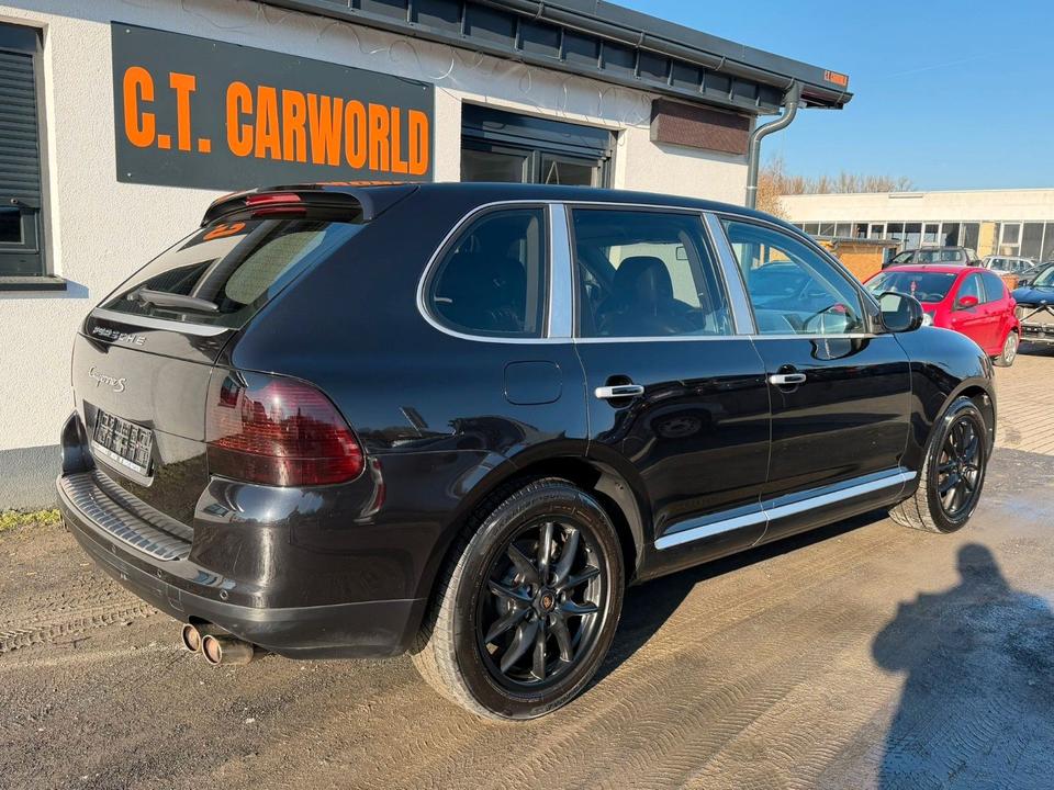 Porsche Cayenne 2004 — салон