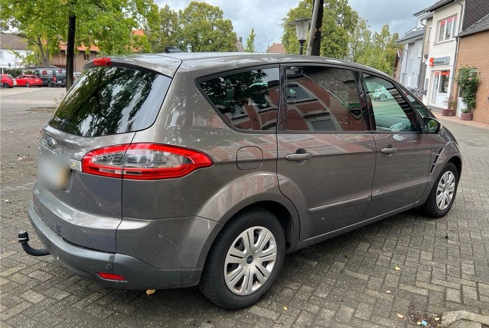 Ford S-Max 2011 — interior