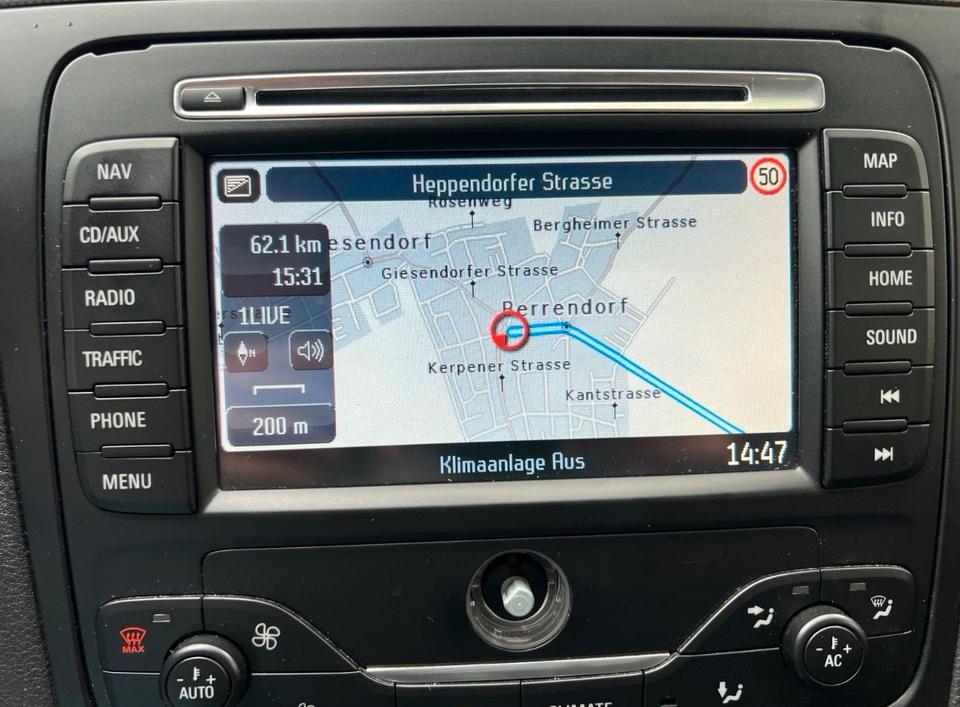 Ford S-Max 2011 — photo 8