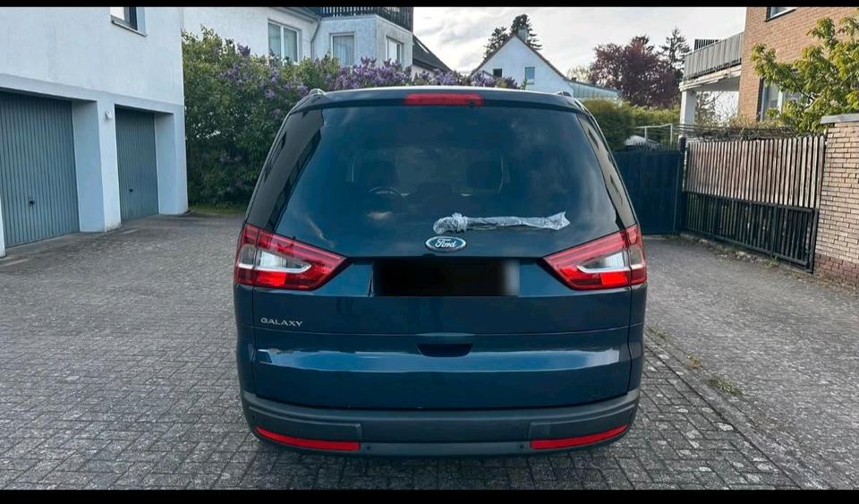 Ford S-Max 2014 — вигляд ззаду