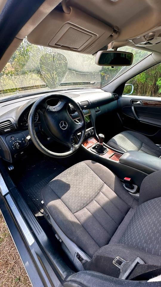 Mercedes Benz C 180 2007 — interior