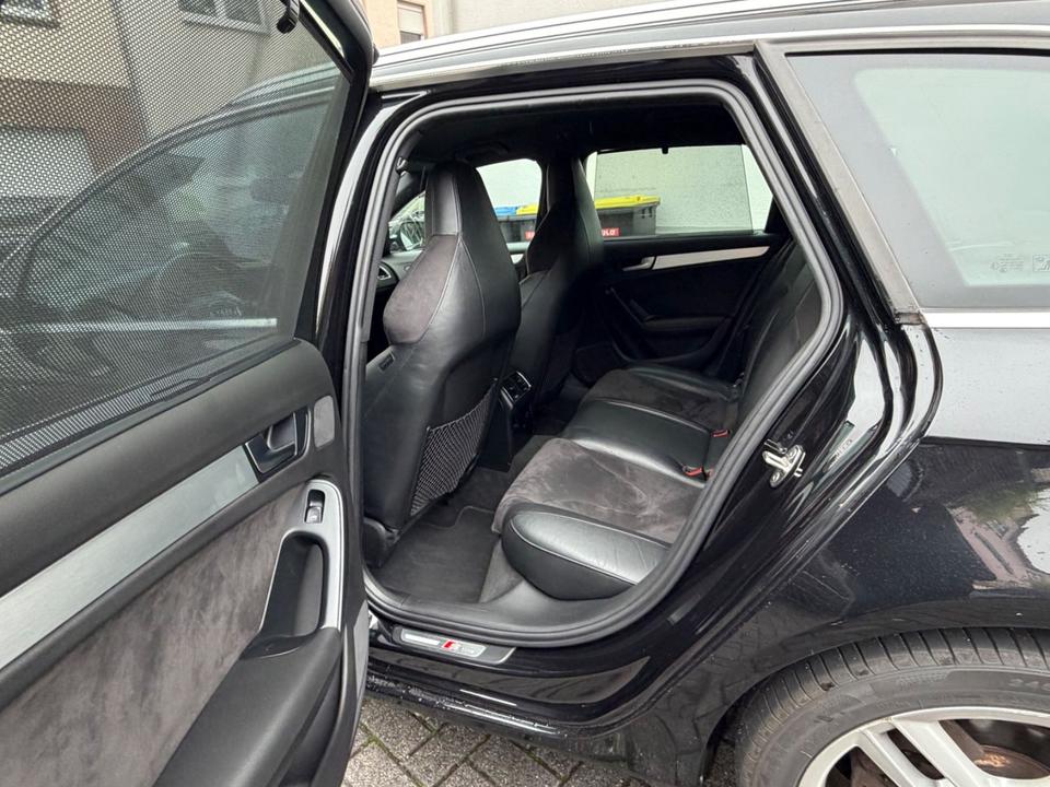 Audi A4 2011 — photo 13