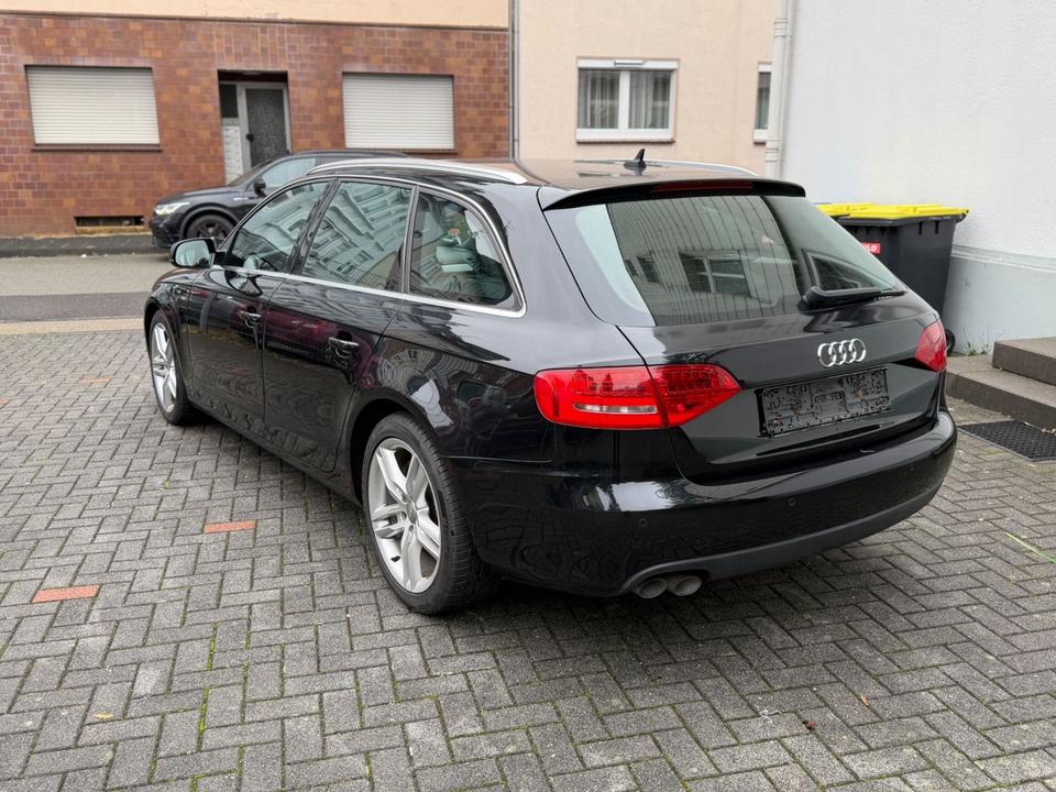 Audi A4 2011 — engine