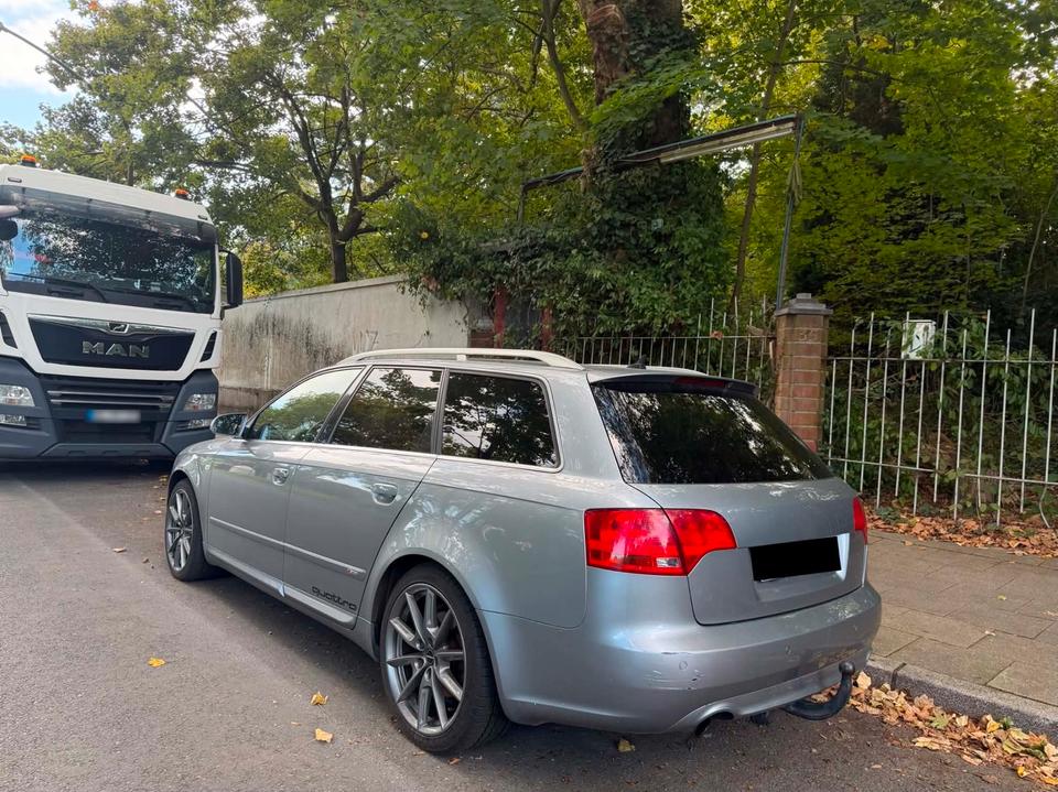 Audi A4 2008 — салон