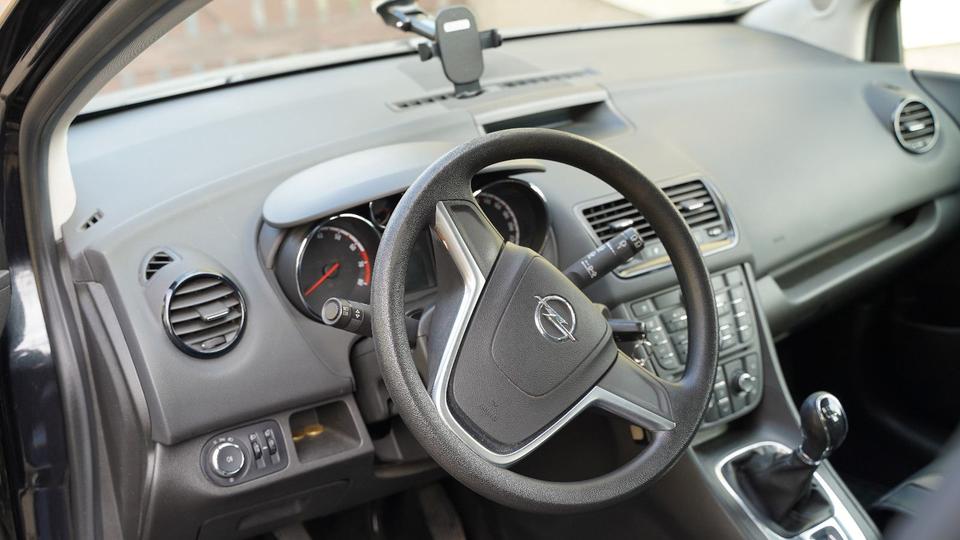 Opel Meriva 2012 — photo 10