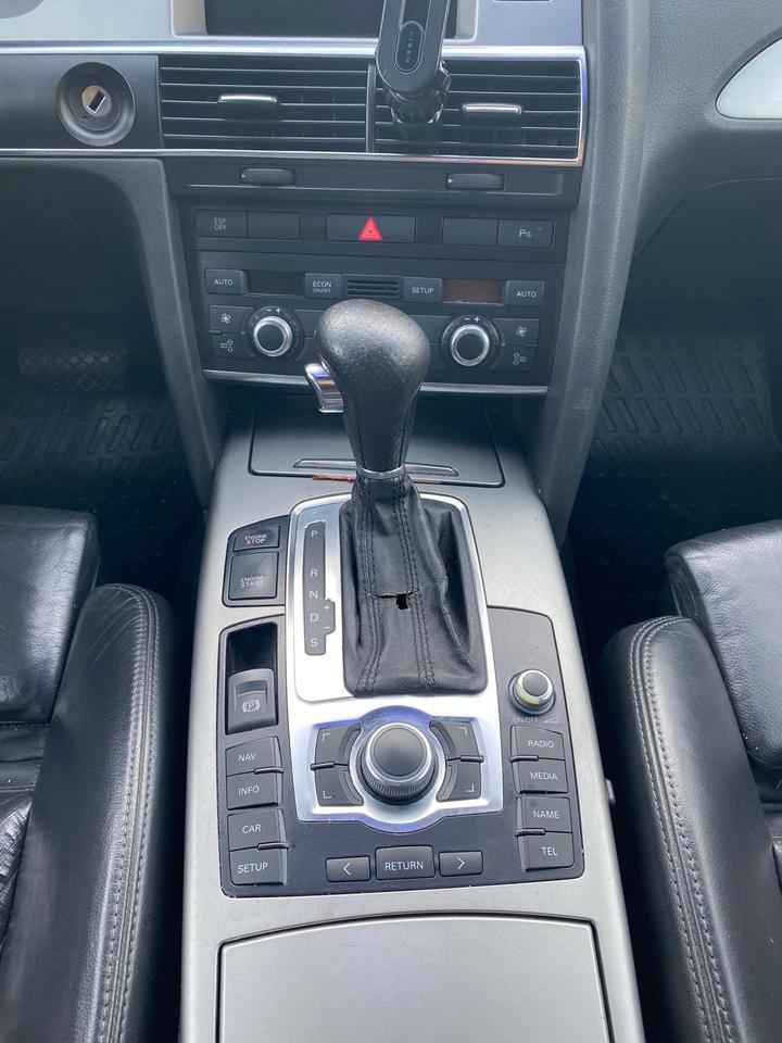 Audi A6 2009 — photo 10