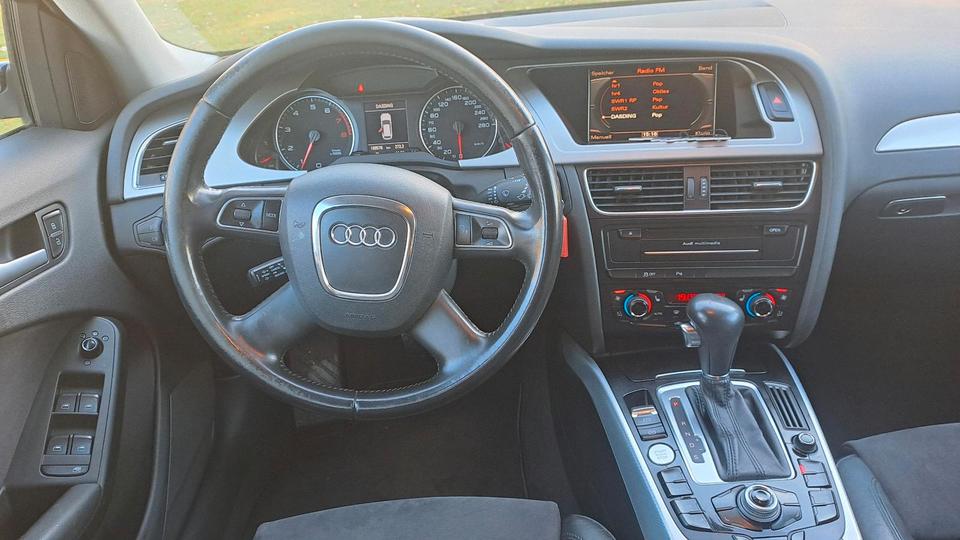 Audi A4 2011 — photo 9