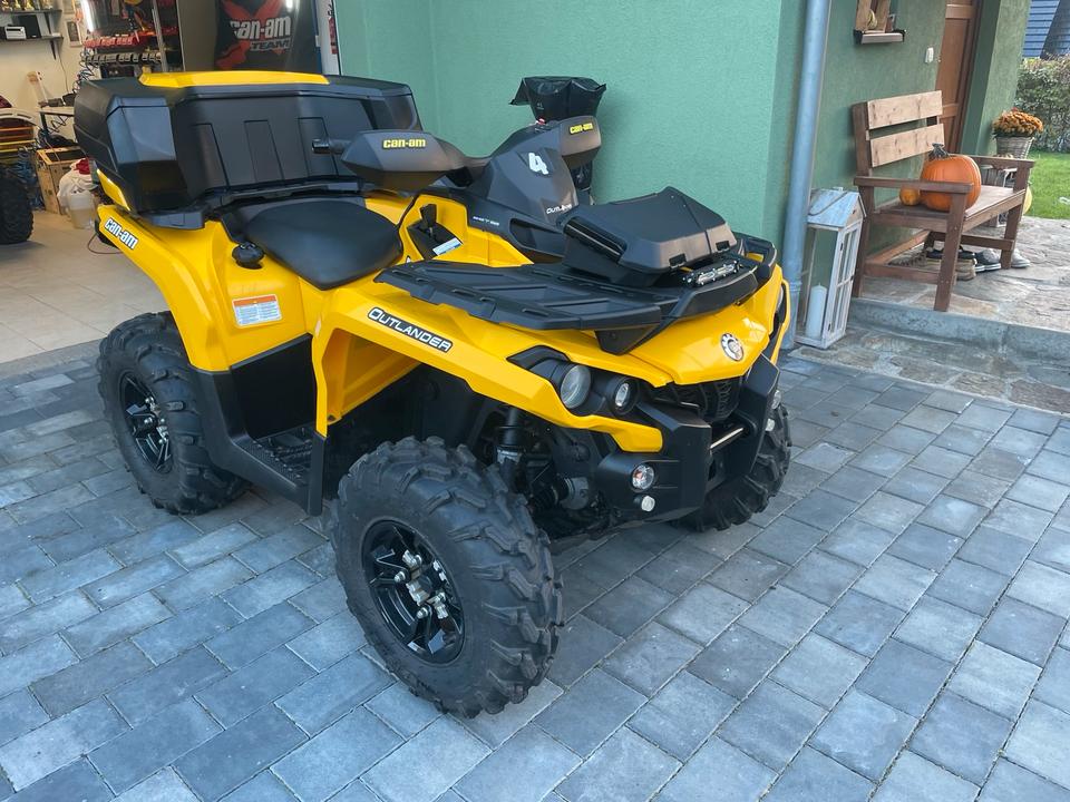 Weitere Motorräder Can-Am Outlander 2014 — rear view