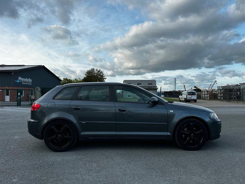 Audi A3 2007 — салон