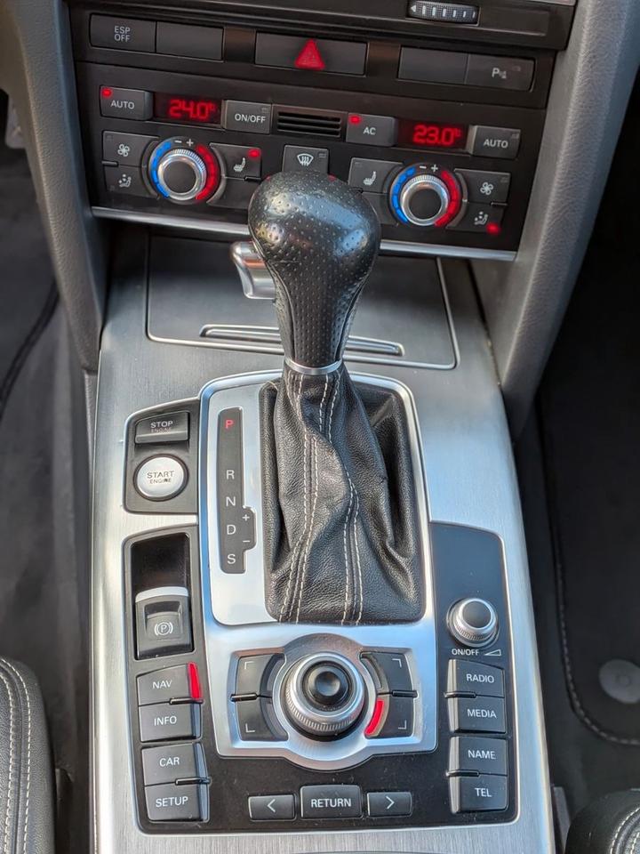 Audi A6 2011 — photo 7