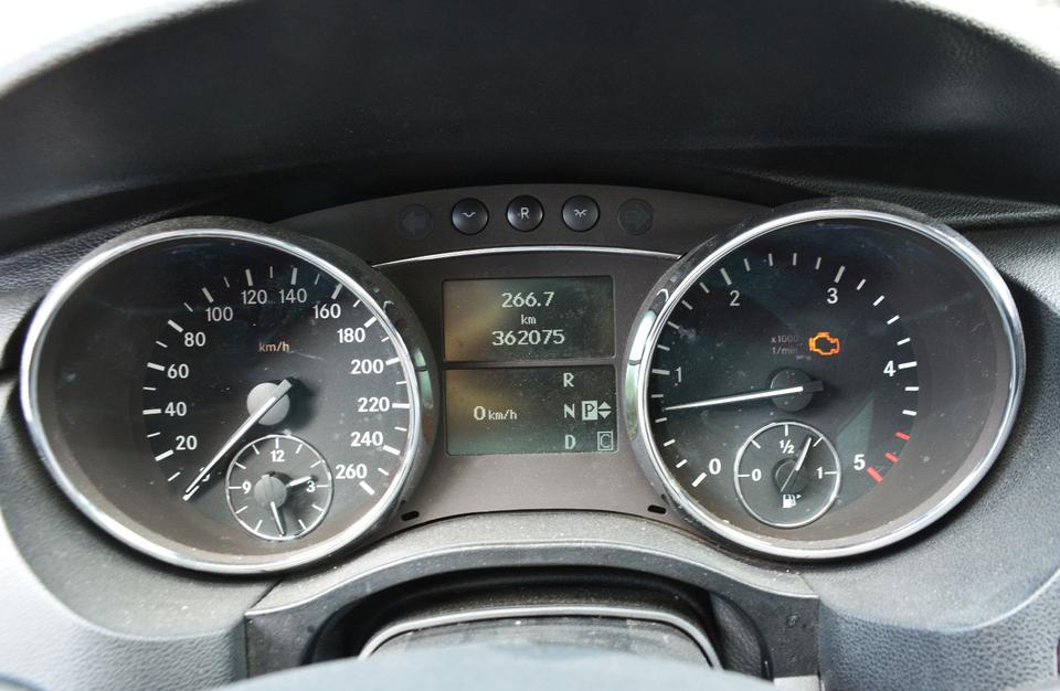Mercedes Benz R 320 2008 — photo 13