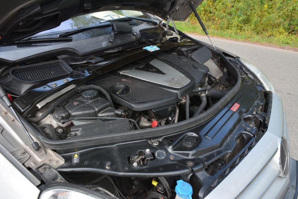 Mercedes Benz R 320 2008 — photo 9