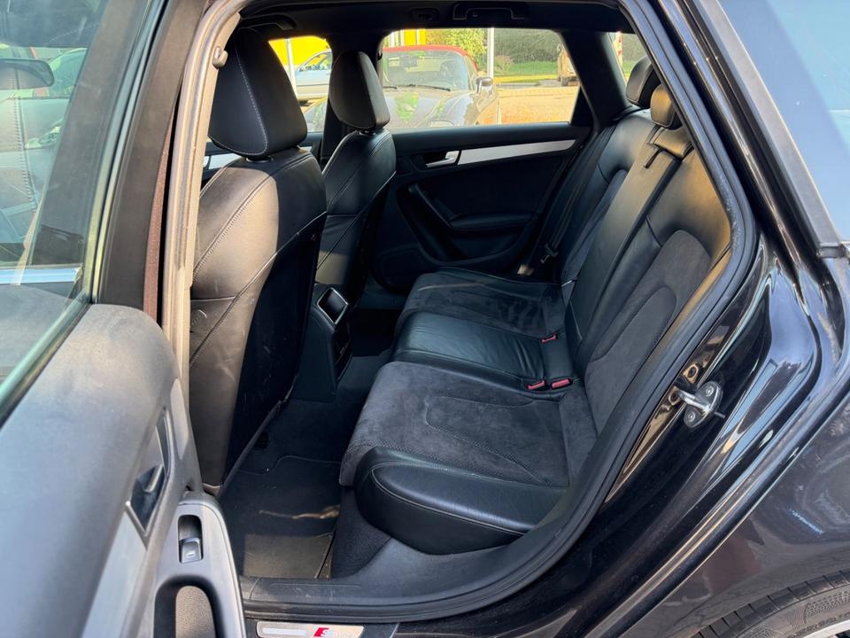 Audi A4 2009 — photo 16