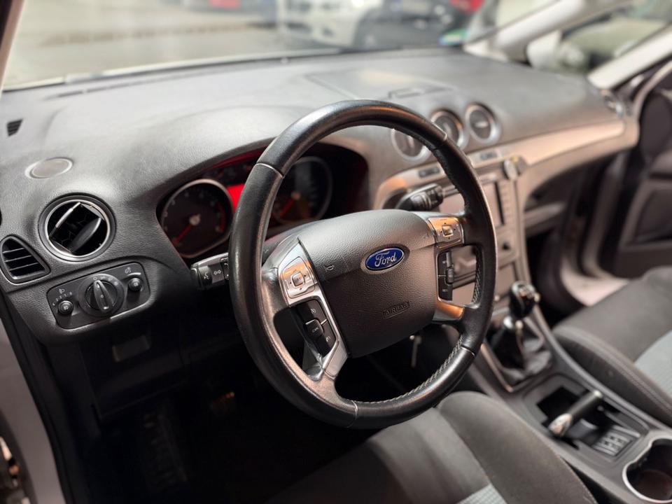 Ford S-Max 2014 — photo 10