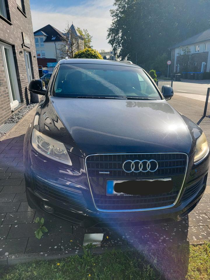 Audi Q7 2008 — rear view