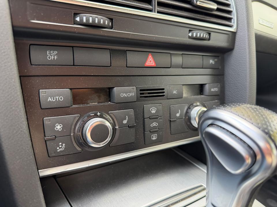 Audi A6 2010 — photo 11