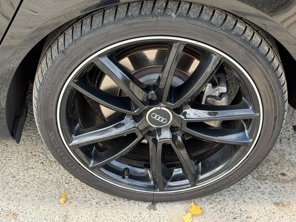 Audi A6 2010 — photo 16