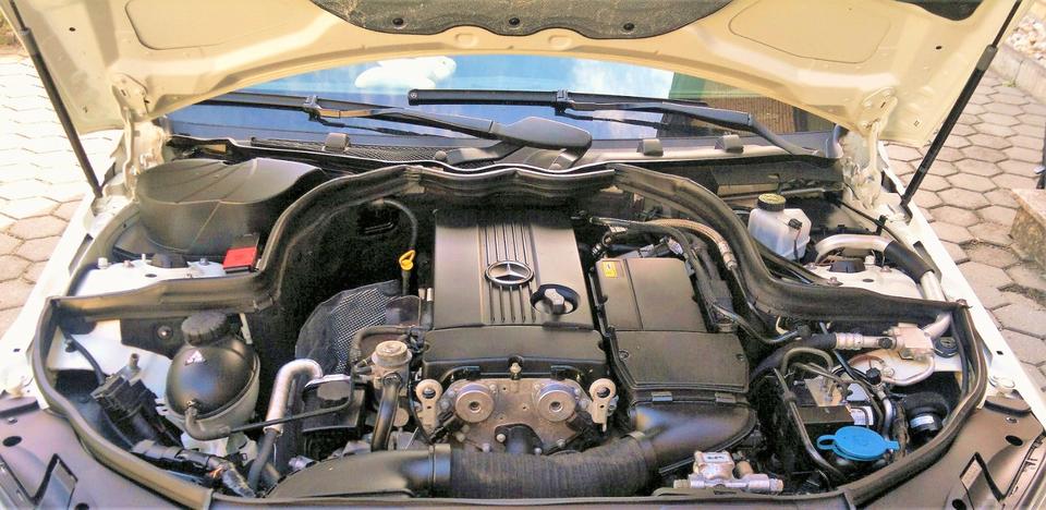 Mercedes Benz C 180 2010 — photo 13