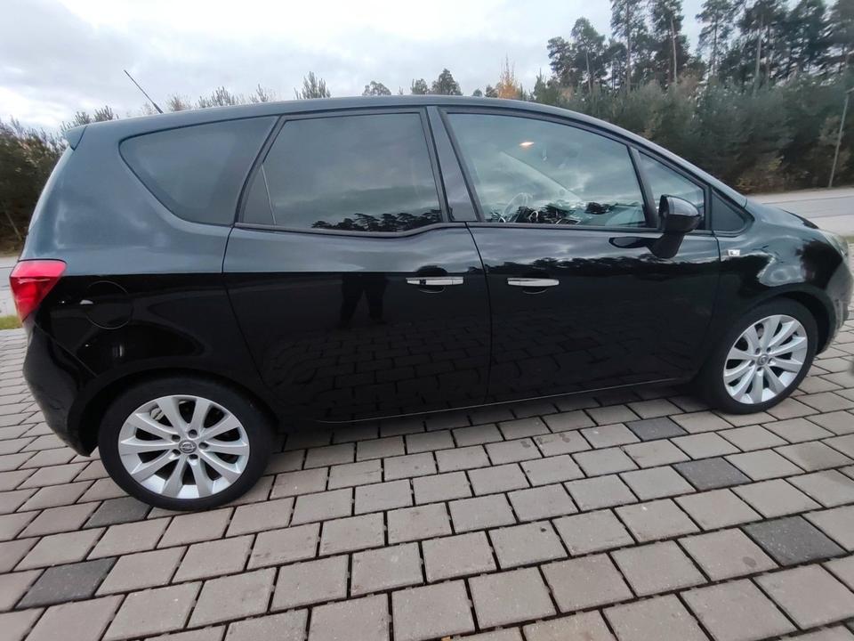 Opel Meriva 2011 — photo 9